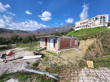 Haus von 80 Quadratmetern mit einem Grundstück von 905 m2 und wunderschönem Panoramablick auf die umliegenden Hügel und das Meer